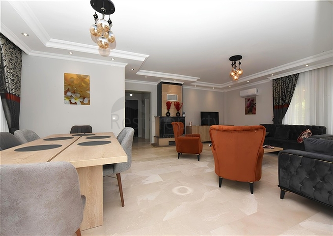 Luxusvilla mit Panoramablick und voller Infrastruktur im Herzen der Natur