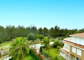 Luxusvilla mit Panoramablick und voller Infrastruktur im Herzen der Natur