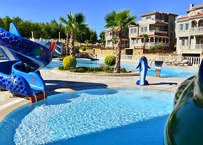 Luxusvilla mit Panoramablick und voller Infrastruktur im Herzen der Natur