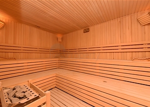 Luxusvilla mit Panoramablick und voller Infrastruktur im Herzen der Natur