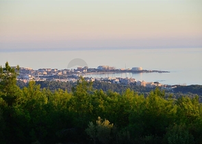 Luxusvilla mit Panoramablick und voller Infrastruktur im Herzen der Natur