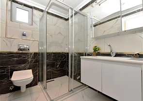 Luxusvilla mit Panoramablick und voller Infrastruktur im Herzen der Natur