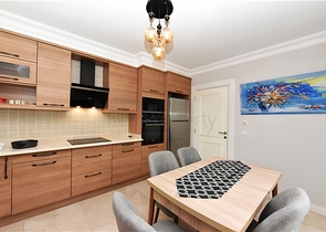 Luxusvilla mit Panoramablick und voller Infrastruktur im Herzen der Natur