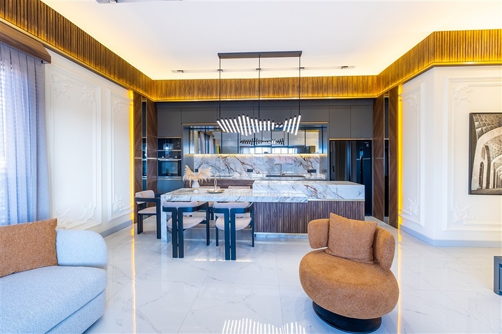 Geräumiges Penthouse mit Möbeln in der prestigeträchtigen Gegend von Oba