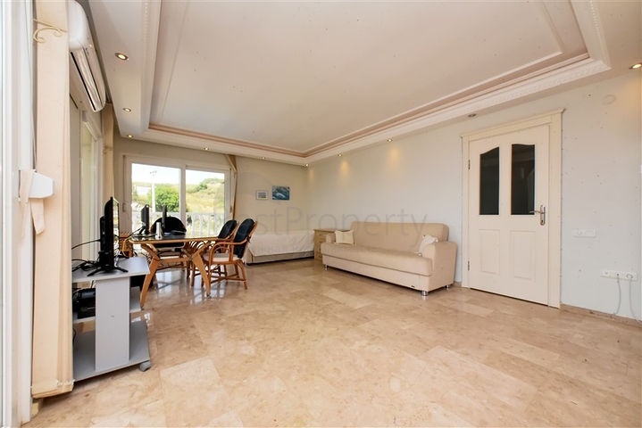 Geräumige 2+1-Wohnung mit Meerblick in einer ruhigen Gegend von Alanya  Geräumige 2+1-Wohnung mit Meerblick in einer ruhigen Gegend von Alanya