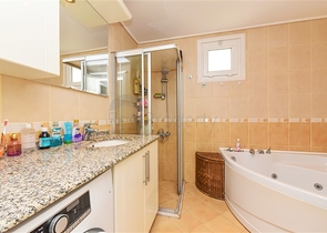 Geräumige 2+1-Wohnung mit Meerblick in einer ruhigen Gegend von Alanya  Geräumige 2+1-Wohnung mit Meerblick in einer ruhigen Gegend von Alanya