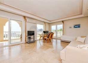 Geräumige 2+1-Wohnung mit Meerblick in einer ruhigen Gegend von Alanya  Geräumige 2+1-Wohnung mit Meerblick in einer ruhigen Gegend von Alanya