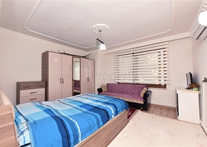 Geräumige Villa 11+2 mit privatem Grundstück und Panoramablick auf das Meer