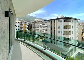 Stilvolles Penthouse im Zentrum von Alanya - für eine komfortable Miete am Meer