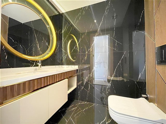 Modernes 2+1 Penthouse zur Miete im Zentrum von Alanya - nur 150 Meter vom Meer entfernt