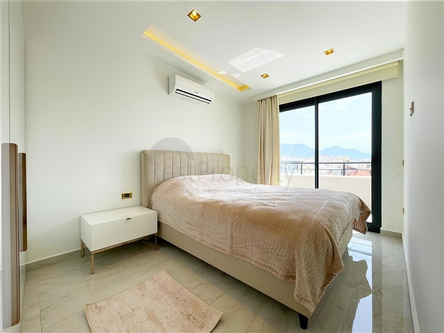 Modernes 2+1 Penthouse zur Miete im Zentrum von Alanya - nur 150 Meter vom Meer entfernt