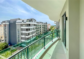 Modernes 2+1 Penthouse zur Miete im Zentrum von Alanya - nur 150 Meter vom Meer entfernt