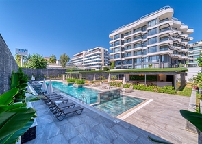 Luxus-Penthouse mit Meerblick nur 10 Meter vom Meer entfernt in Kargicak/Alanya