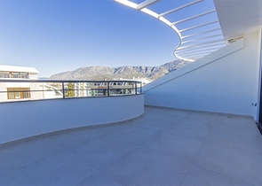 Luxus-Penthouse mit Meerblick nur 10 Meter vom Meer entfernt in Kargicak/Alanya