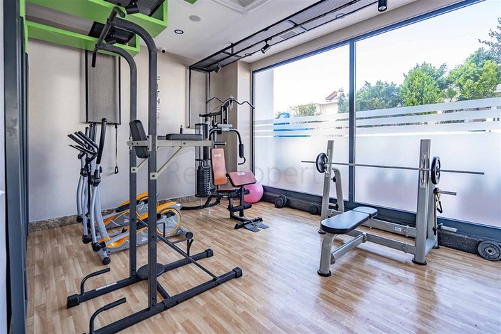 Geräumiges Penthouse in einer grünen Gegend von Oba