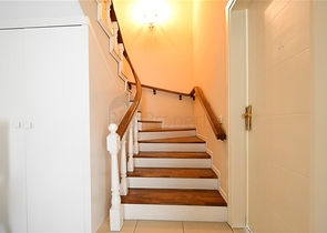 Geräumiges Penthouse in einer grünen Gegend von Oba