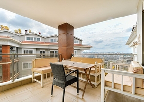 Geräumiges Penthouse in einer grünen Gegend von Oba