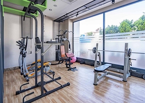 Geräumiges Penthouse in einer grünen Gegend von Oba