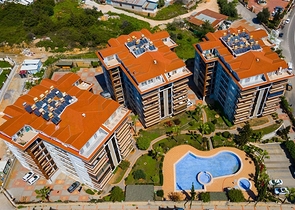 Geräumiges Penthouse in einer grünen Gegend von Oba