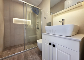 Moderne 1+1-Wohnung in einer neuen Wohnanlage im Zentrum von Oba