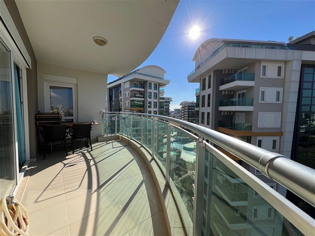 Geräumige 2+1-Wohnung mit Hotelinfrastruktur 