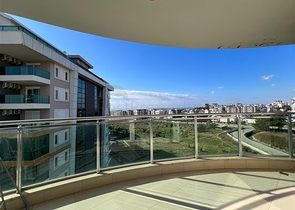 Geräumige 2+1-Wohnung mit Hotelinfrastruktur 