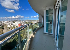 Geräumige 2+1-Wohnung mit Hotelinfrastruktur 