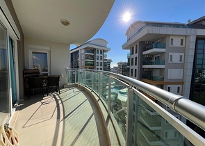 Geräumige 2+1-Wohnung mit Hotelinfrastruktur 