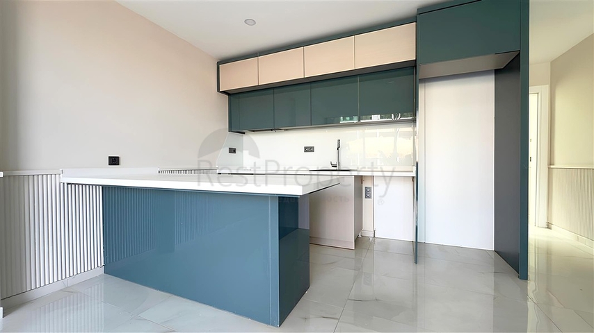 Moderne 2+1 Maisonette mit Garten in einem Komplex am Meer 