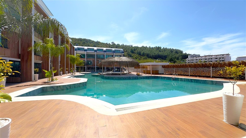 Moderne 2+1 Maisonette mit Garten in einem Komplex am Meer 