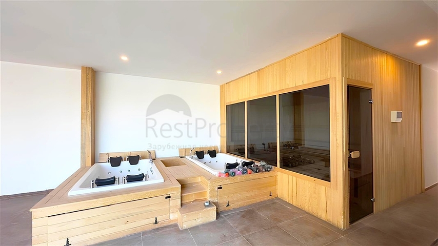 Moderne 2+1 Maisonette mit Garten in einem Komplex am Meer 