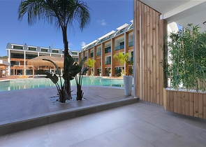 Moderne 2+1 Maisonette mit Garten in einem Komplex am Meer 