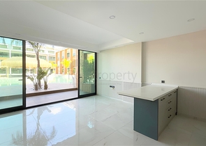 Moderne 2+1 Maisonette mit Garten in einem Komplex am Meer 