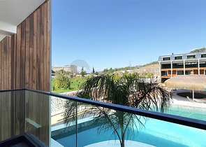 Moderne 2+1 Maisonette mit Garten in einem Komplex am Meer 