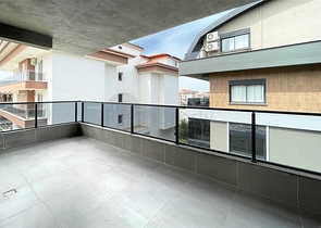 Modernes Penthouse in einer prestigeträchtigen Wohnanlage in beiden 