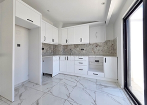 Geräumige 3+1 Maisonette im Zentrum von Alanya - Stil, Komfort und zu Fuß erreichbar zum Meer