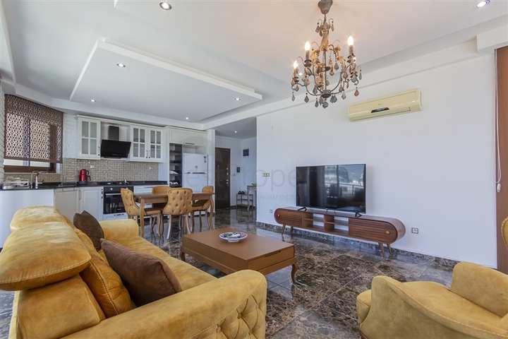 Geräumige möblierte Wohnung mit Meerblick in einer malerischen Gegend am Meer