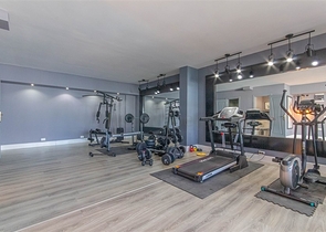 Geräumige möblierte Wohnung mit Meerblick in einer malerischen Gegend am Meer