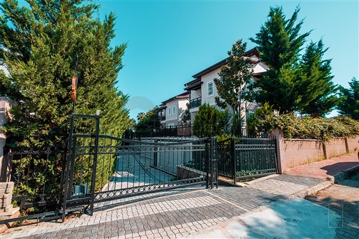 Villa mit 3+2 Grundrissen in der Nachbarschaft von Tekirova - Kemer