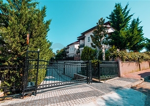 Villa mit 3+2 Grundrissen in der Nachbarschaft von Tekirova - Kemer