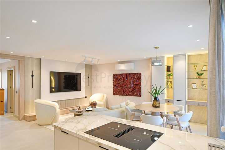 Eine geräumige möblierte 2+1-Wohnung in der Nähe des Meeres ist ideal zum Leben und Entspannen