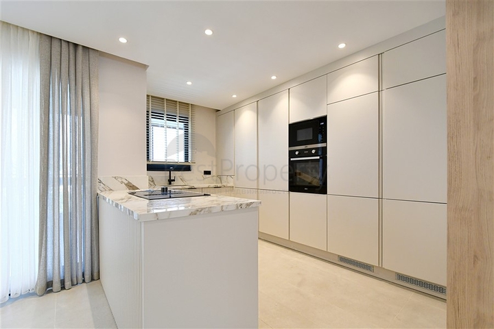 Eine geräumige möblierte 2+1-Wohnung in der Nähe des Meeres ist ideal zum Leben und Entspannen