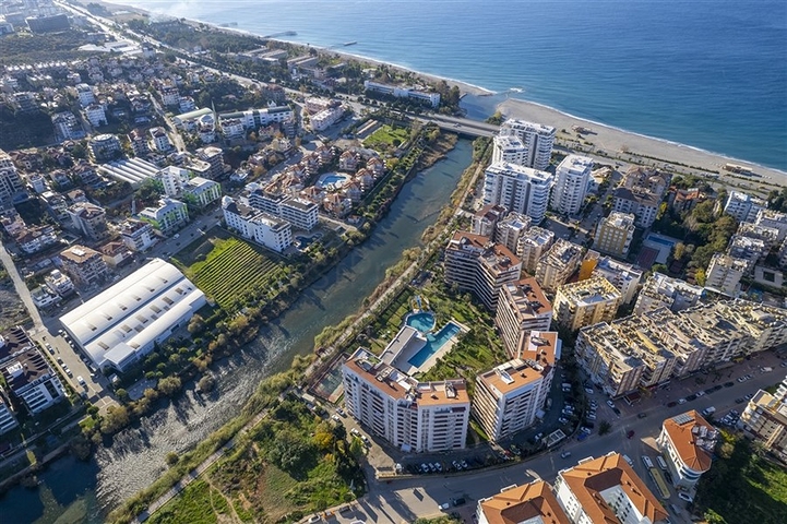 Eine geräumige möblierte 2+1-Wohnung in der Nähe des Meeres ist ideal zum Leben und Entspannen