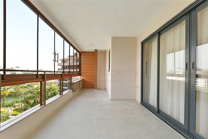 Eine geräumige möblierte 2+1-Wohnung in der Nähe des Meeres ist ideal zum Leben und Entspannen