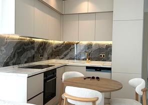 Moderne 1+1-Wohnung in der Nähe des Meeres im Stadtteil Tosmur