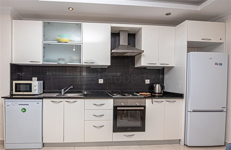  Gemütliche möblierte Wohnung mit reicher Infrastruktur in der malerischen Gegend von Avsallar