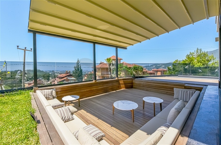 Eine luxuriöse Villa mit Panoramablick auf das Meer ist die perfekte Kombination aus Gemütlichkeit, Stil und Privatsphäre