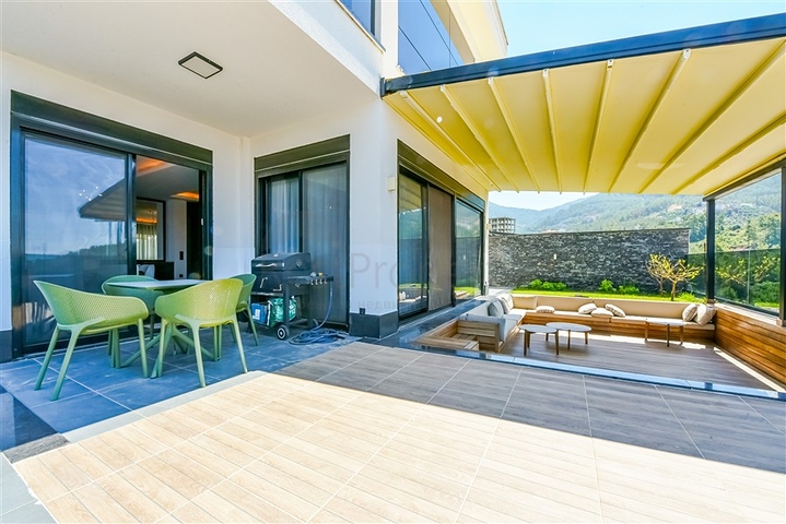 Eine luxuriöse Villa mit Panoramablick auf das Meer ist die perfekte Kombination aus Gemütlichkeit, Stil und Privatsphäre