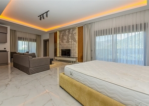 Eine luxuriöse Villa mit Panoramablick auf das Meer ist die perfekte Kombination aus Gemütlichkeit, Stil und Privatsphäre