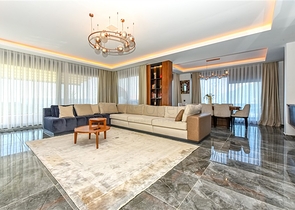 Eine luxuriöse Villa mit Panoramablick auf das Meer ist die perfekte Kombination aus Gemütlichkeit, Stil und Privatsphäre